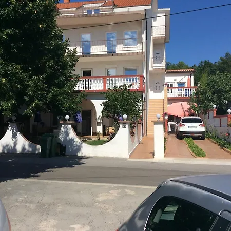 Nina * Crikvenica