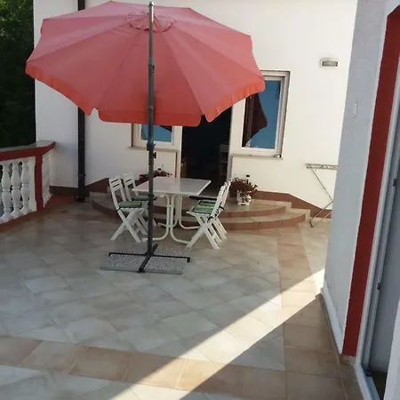 Apartman Nina *