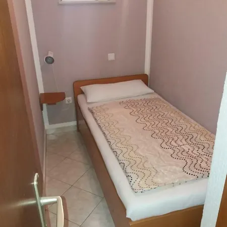 Nina 茨里克韦尼察