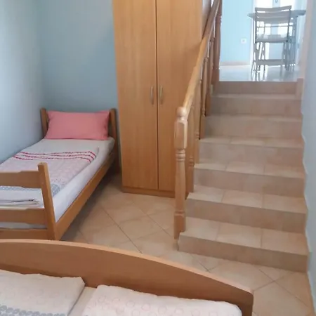Nina * Crikvenica